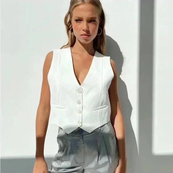 Princess Polly Lavine Vest Top - Picture 3 of 8